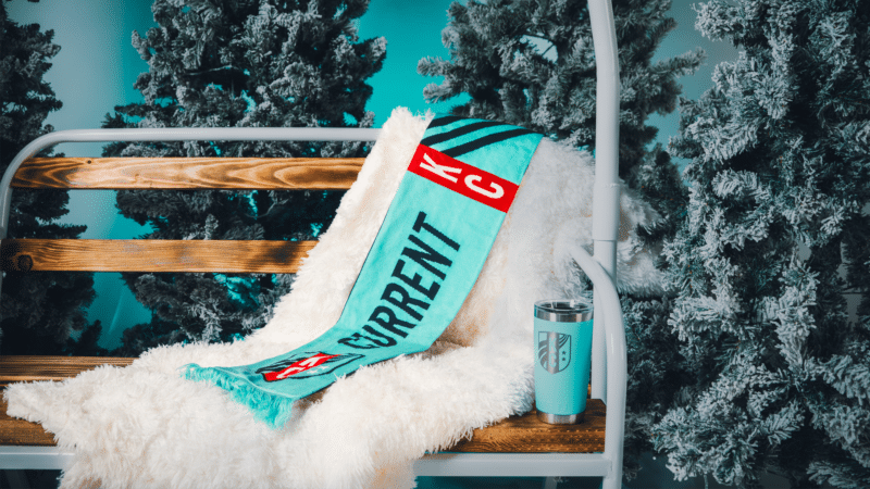 Apres at the pitch cover image.